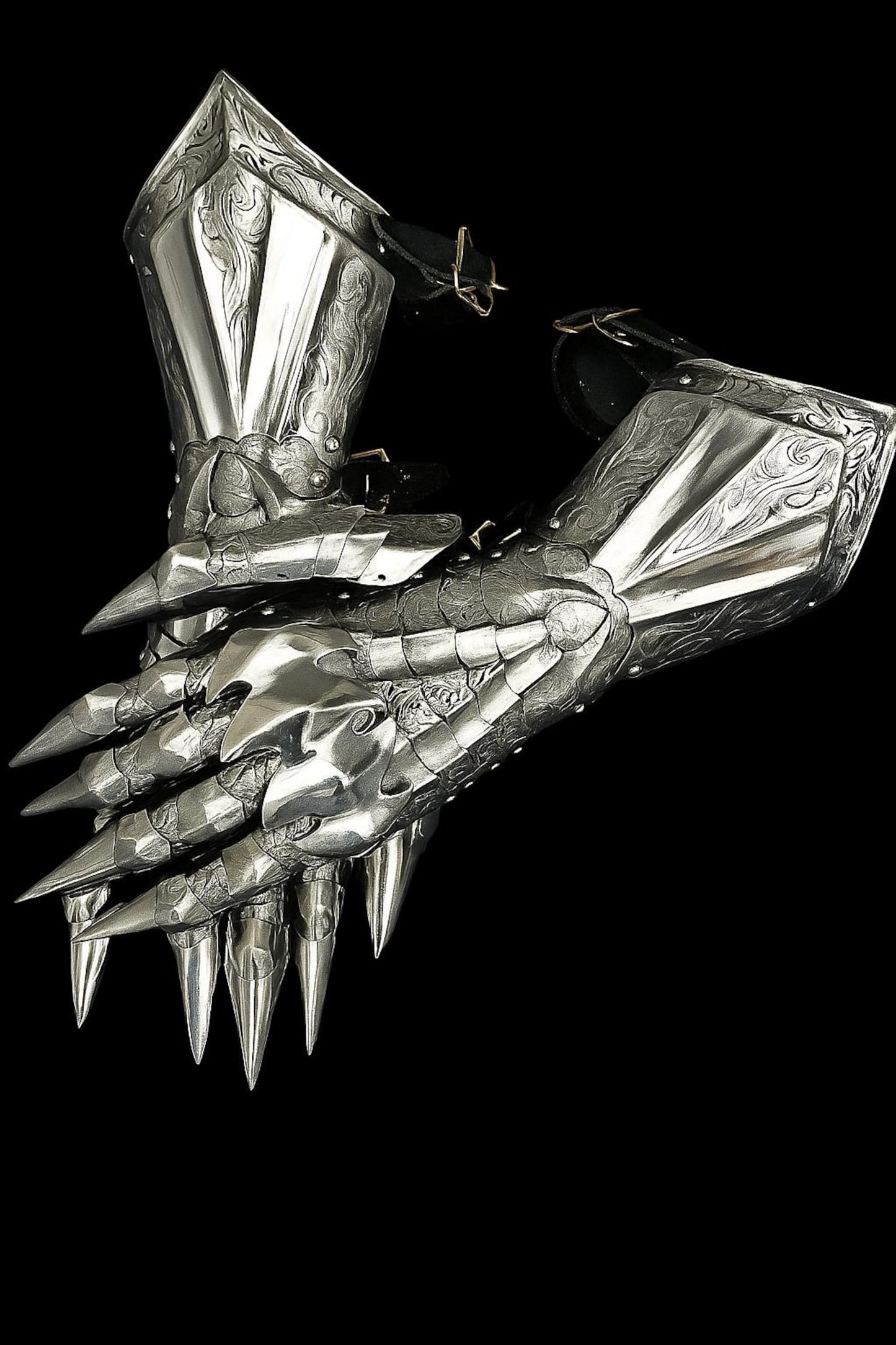Handmade Spiked Steel Gauntlets – Gothic Knight Armor for LARP & Cosplay