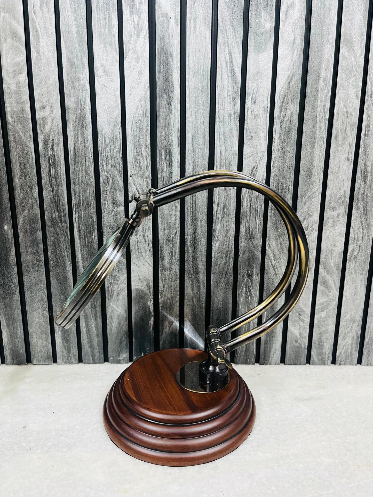 Antique Brass Magnifying Glass with Wooden Base – Adjustable Tabletop Decor