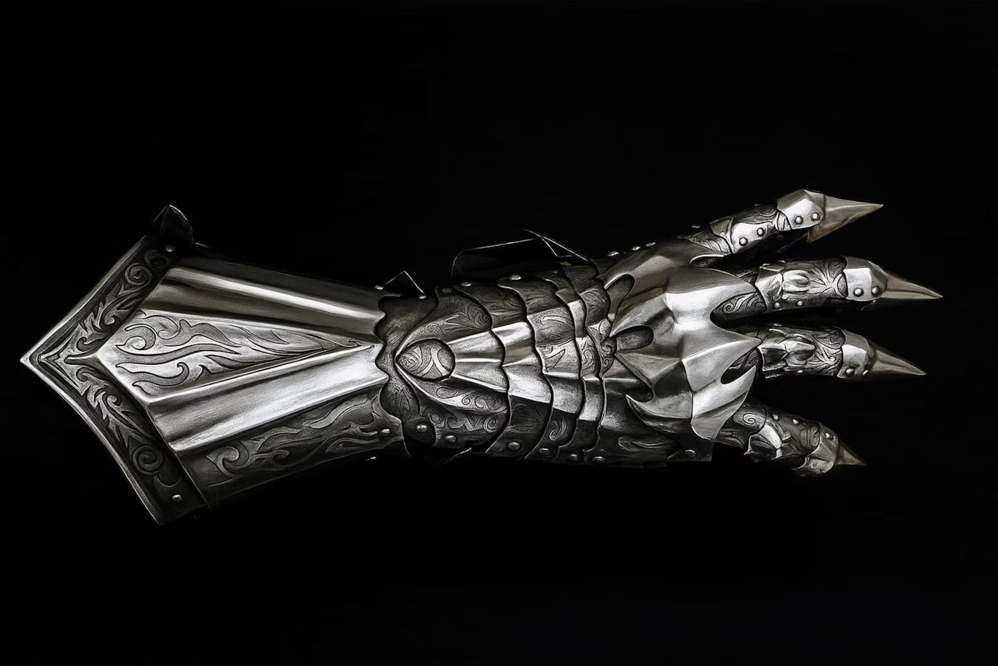 Handmade Spiked Steel Gauntlets – Gothic Knight Armor for LARP & Cosplay